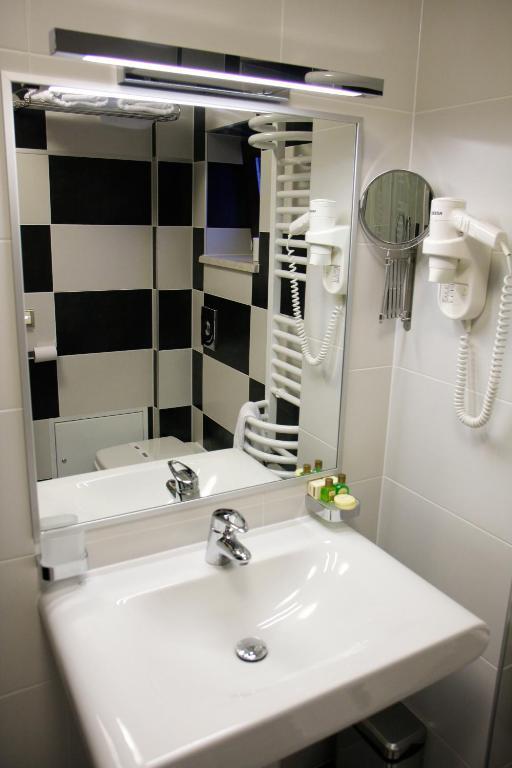 Hotel Anna Junior Targu Jiu Phòng bức ảnh