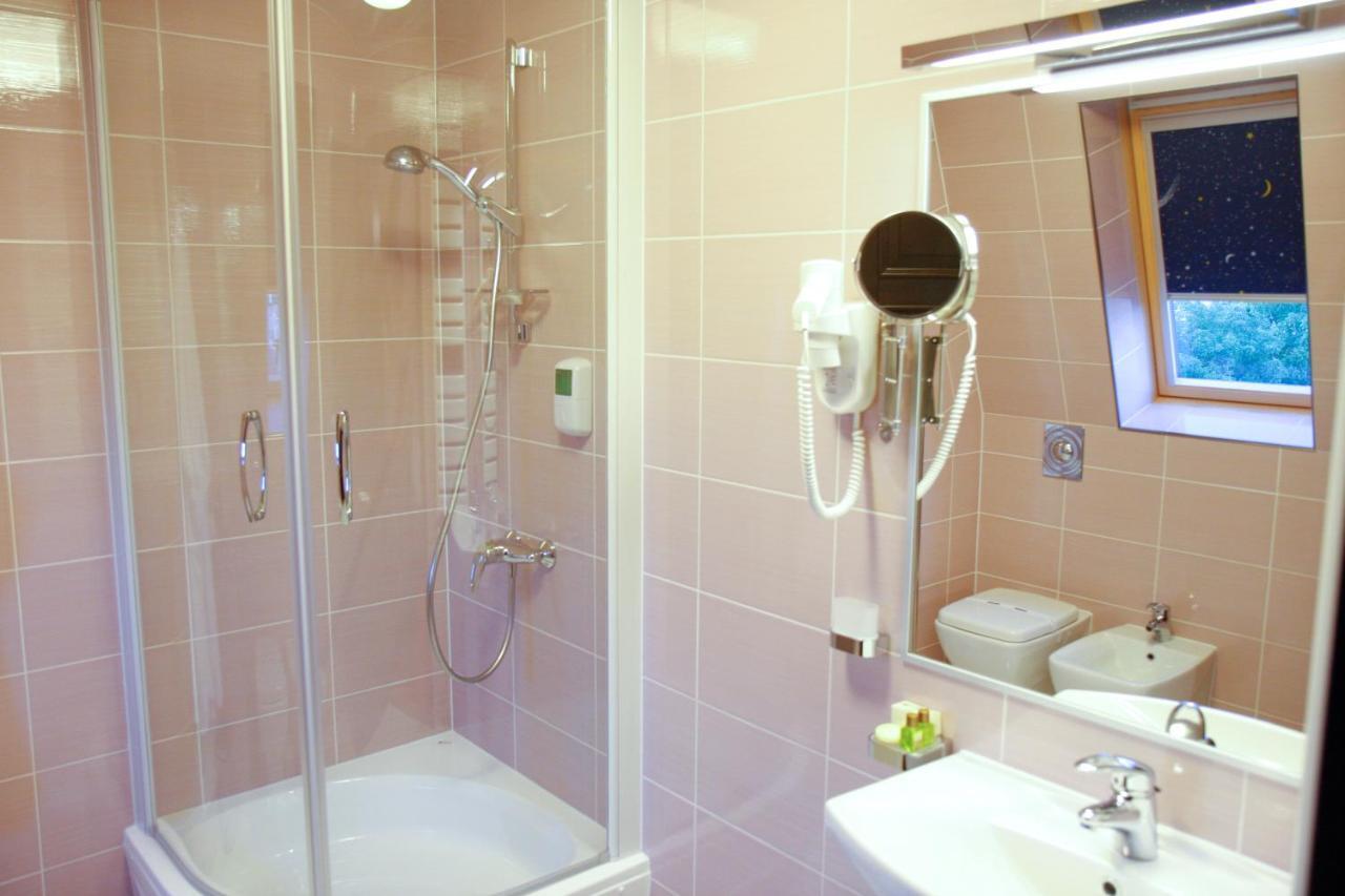 Hotel Anna Junior Targu Jiu Ngoại thất bức ảnh